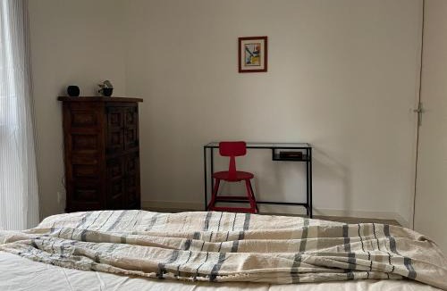 Montreuil Apartment | Colorful minimalist apartment 10min away from Paris