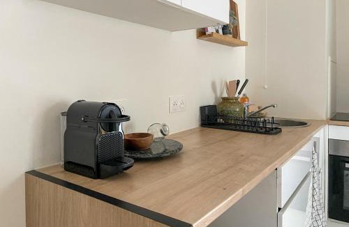 Montreuil Apartment | Colorful minimalist apartment 10min away from Paris