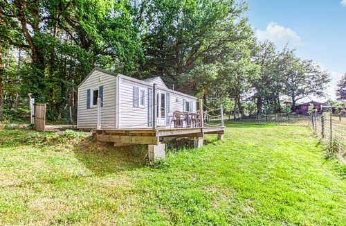 Gages Apartment | Colorful mobile home with panoramic view of the surrounding landscape