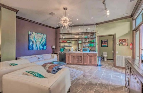 Ruidoso Apartment | Colorful & Unique Ruidoso Studio Escape in Midtown