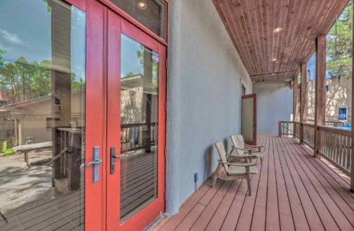 Ruidoso Apartment | Colorful & Unique Ruidoso Studio Escape in Midtown