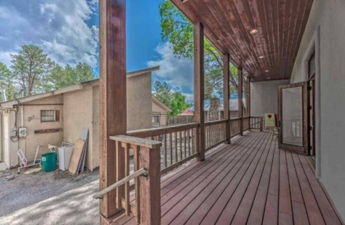 Ruidoso Apartment | Colorful & Unique Ruidoso Studio Escape in Midtown