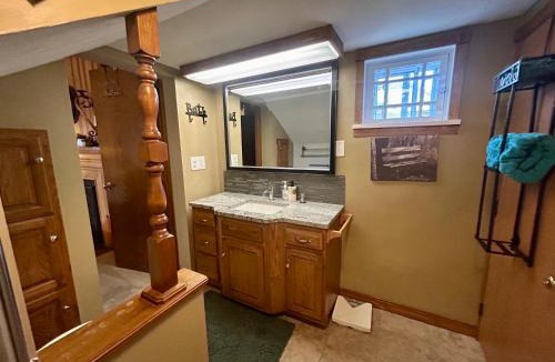 Hastings House | Colossal Craftsman