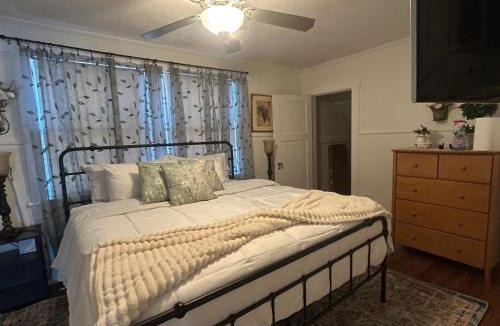 Hastings House | Colossal Craftsman