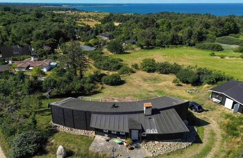Faarevejle House | Colourful home with panorama near Sejer Bay