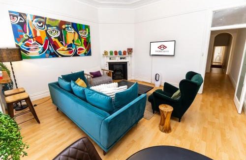 Bondi Apartment | Colourful Spacious Central 3BDR Balcony AC Parking