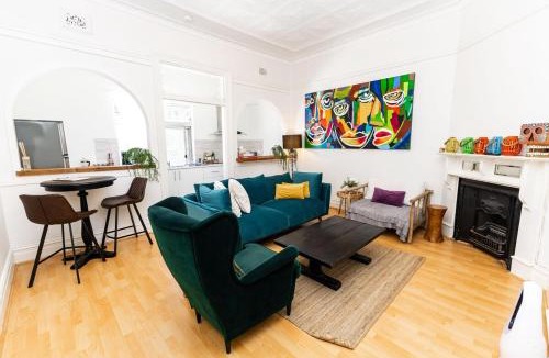 Bondi Apartment | Colourful Spacious Central 3BDR Balcony AC Parking