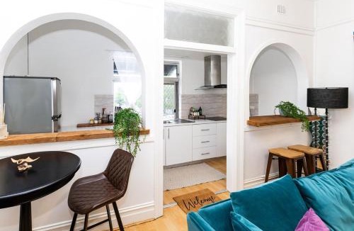 Bondi Apartment | Colourful Spacious Central 3BDR Balcony AC Parking