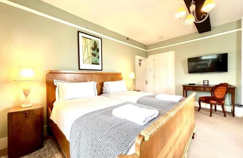 Thatcham House | Colthrop Manor B&B