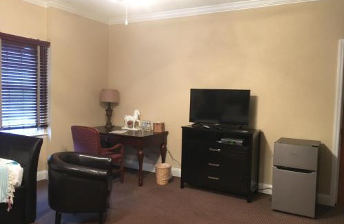 Colts Neck Hotel | Colts Neck Inn Hotel