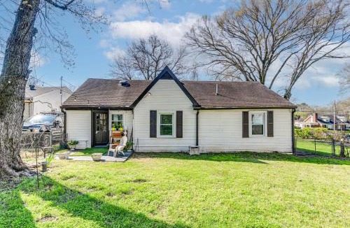 Columbia House | Columbia Cottage w/Patio: 1 Mi to Downtown!
