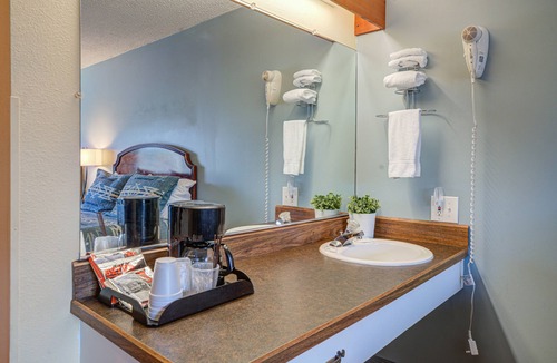 Cascade Locks Hotel | Columbia Gorge Inn