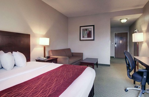 Columbia Hotel | Columbia Inn & Suites