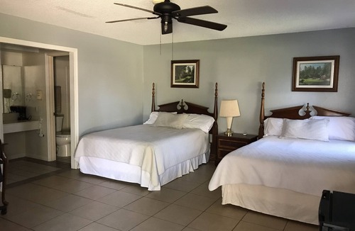 West Columbia Resort | Columbia Lakes Resort Cottages