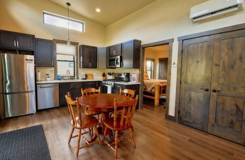 Columbia Falls Cabin | Columbia Mountain View Cabins