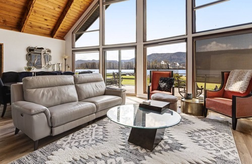 Cathlamet House | Columbia River Home w/ Dock & Beach Access