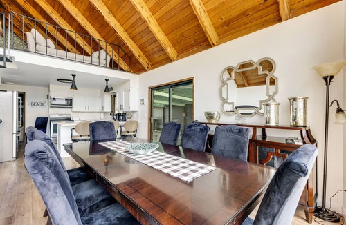 Cathlamet House | Columbia River Home w/Dock & Beach Access