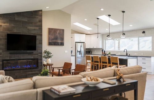 Orondo House | Columbia River View w/heated pool & hot tub!