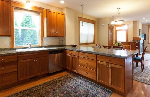 Hood River Apartment | Columbia West condo