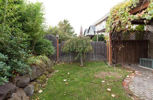 Hood River Apartment | Columbia West condo