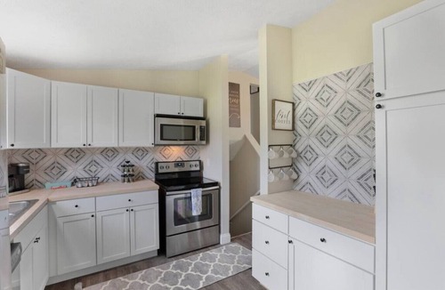 Columbus House | Columbus: Family Friendly Flat