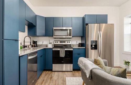 Downtown Columbus Apartment | Columbus Gem with Pool Table! Pets Welcome!