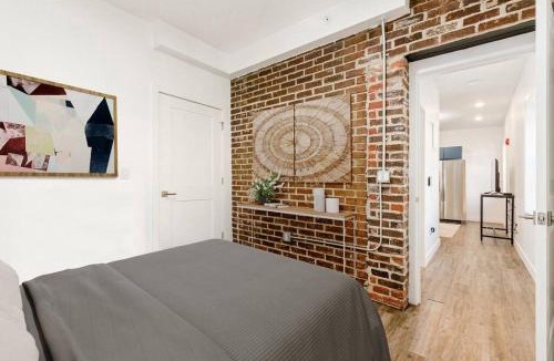 Downtown Columbus Apartment | Columbus Gem with Pool Table! Pets Welcome!