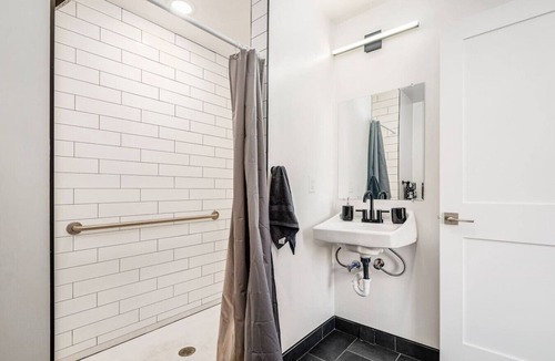 Downtown Columbus Apartment | Columbus Gem with Pool Table! Pets Welcome!