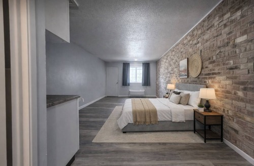 Columbus Apartment | Columbus Kansas Mico Suites