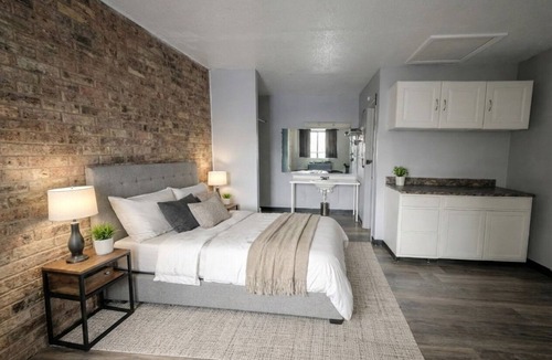 Columbus Apartment | Columbus Kansas Mico Suites
