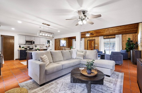 Bulverde House | Comal Cabin - A Birdy Vacation Rental