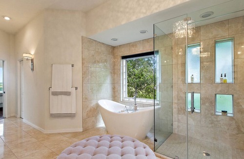 Lower Basin Lake Travis House | Comanche Overlook - Stunning Lake Travis Villa