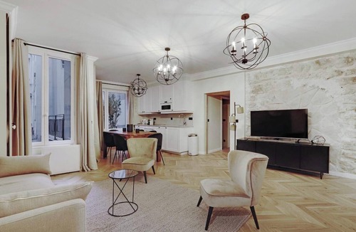 Arts-et-Metiers Apartment | COMBINATION OF CONTEMPORARY ELEGANCE & CLASSIC PARISIAN ALLURE -RUE SAINT MARTIN