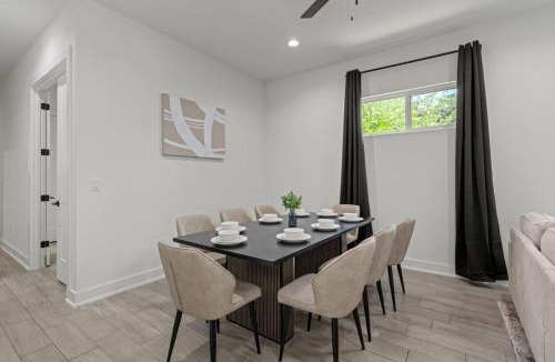 MLK House | Combined Luxurious Home - Up to 18 Guests