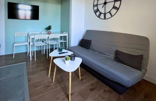 Saint-Quentin Apartment | Combo centre-ville - 8 pers - 3 chambres avec salle de bain