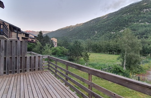 Porte-Puymorens Apartment | Come and enjoy the nature of the natural park and the tranquillity of the valley.