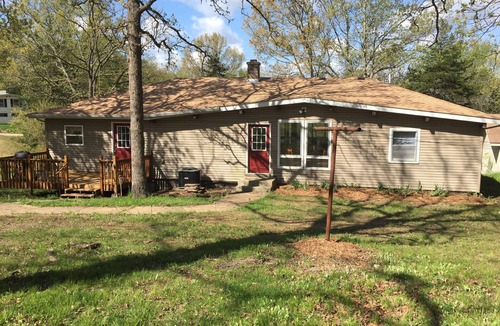 Pittsburg House | Come and Getaway at the Lake house.