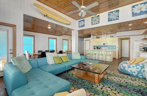 Port Aransas House | Come and play at our Mango and Cash Beach house! Pet friendly! Close to the beac