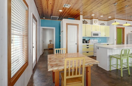 Port Aransas House | Come and play at our Mango and Cash Beach house! Pet friendly! Close to the beac