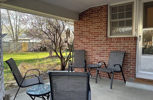 Knoxville House | Come And Relax At The Porter House King Beds game room