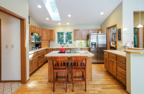 Harbert House | Come enjoy beautiful Harbor Country. It's a wonderful place to visit!