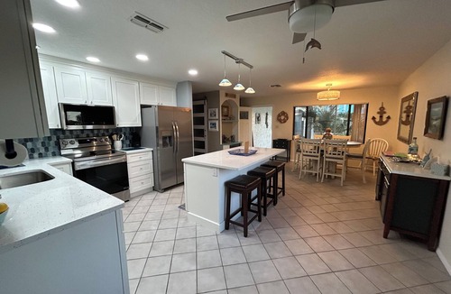 Spring Hill House | Come Enjoy Sea-renity @ Hernando Beach!