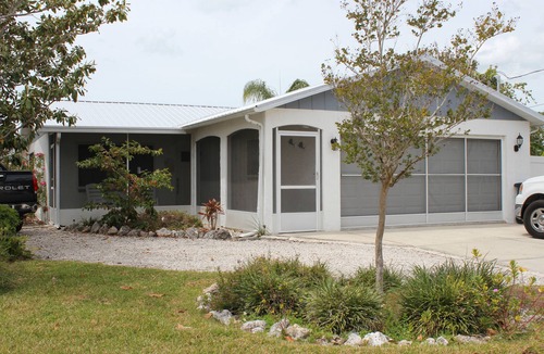 Spring Hill House | Come Enjoy Sea-renity @ Hernando Beach!