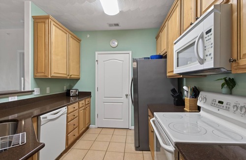 Cape Charles Condo | come enjoy this true EsCape from reality!