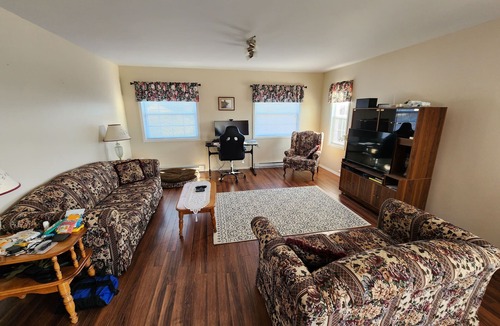 Arnold's Cove House | Come home to this beautiful,spacious and relaxing 3 bedroom home