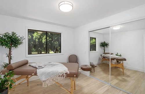 Olympia House | Come HOME to where the Eagles soar!!!