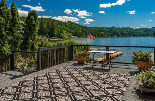 Olympia House | Come HOME to where the Eagles soar!!!