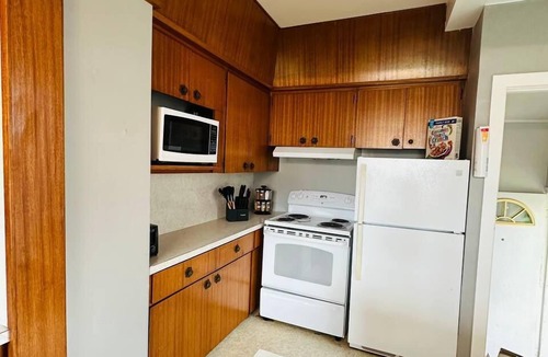 St. James House | Come in a large group/Sleeps 14/7 Min to Airport