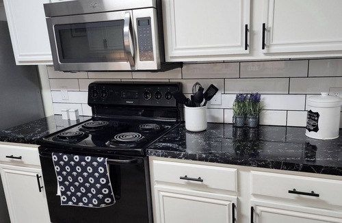 Central Arlington House | Come join us in our location right in the heart of Cowboy Country!