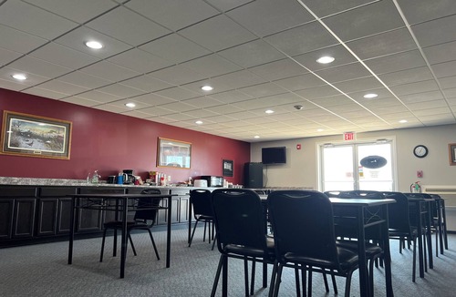 Midale Hotel | Come On Inn Motel